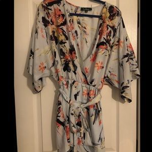 Lulu’s kimono romper XL floral multicolor